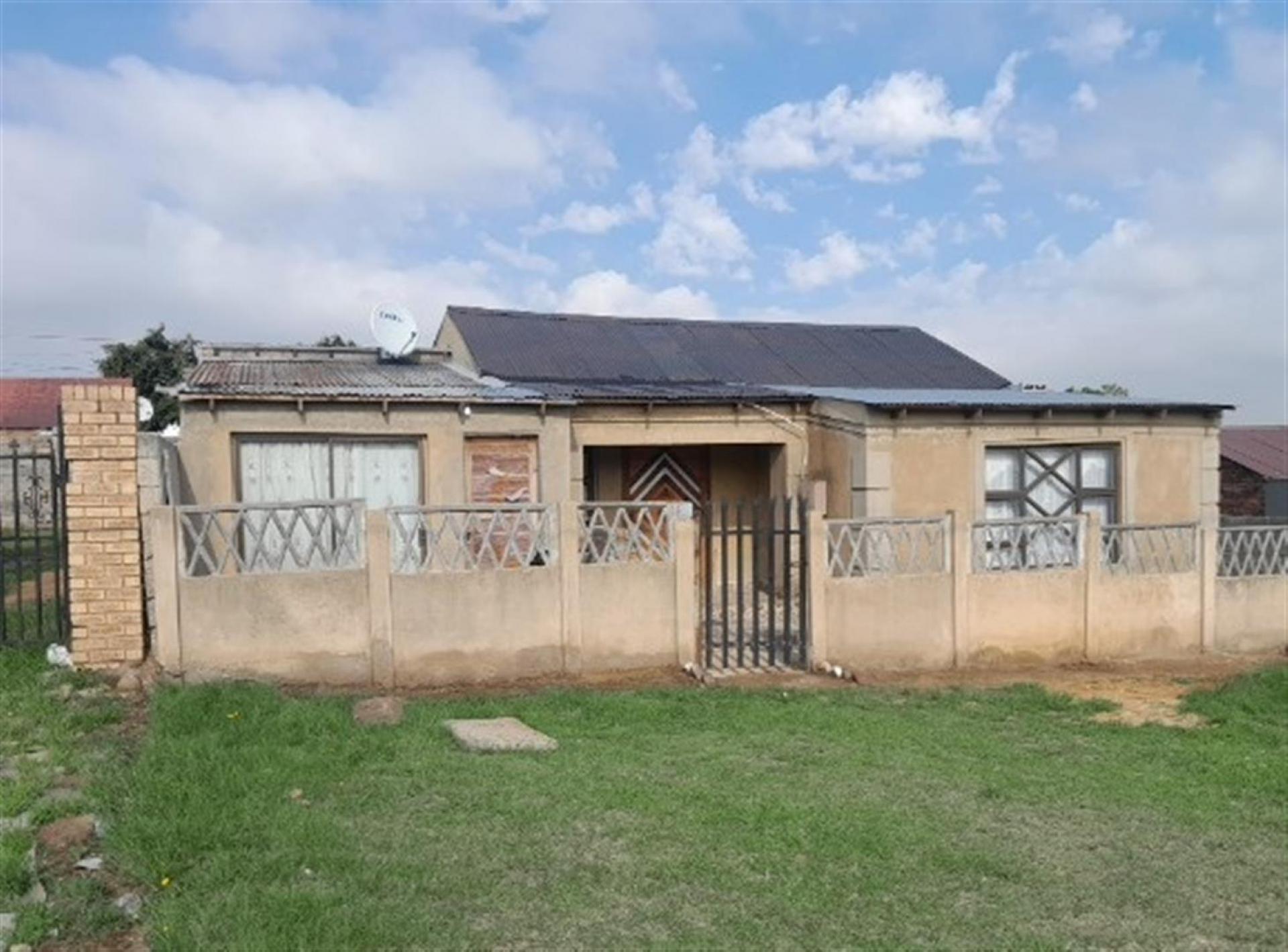 Front View of property in Noordgesig