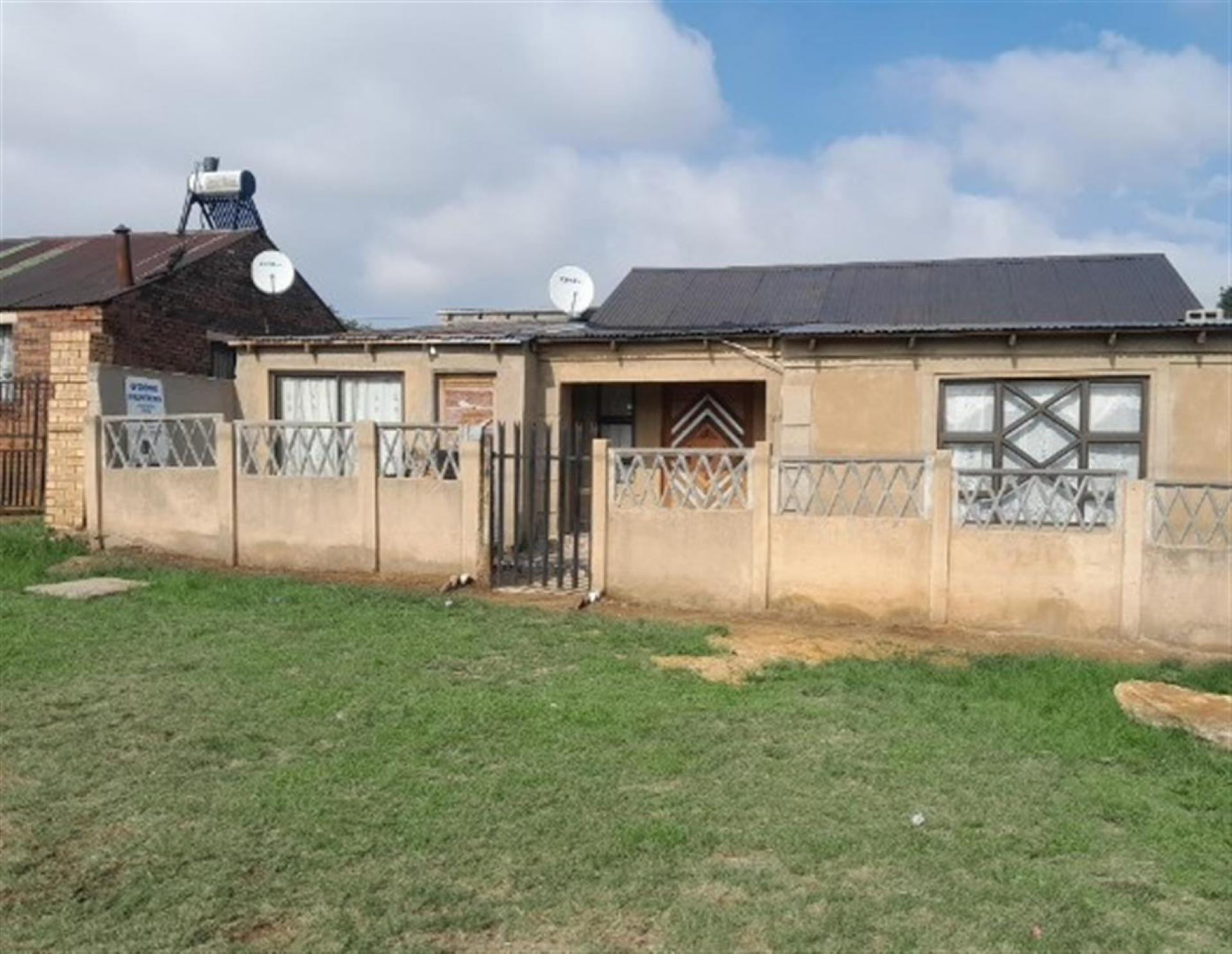Front View of property in Noordgesig