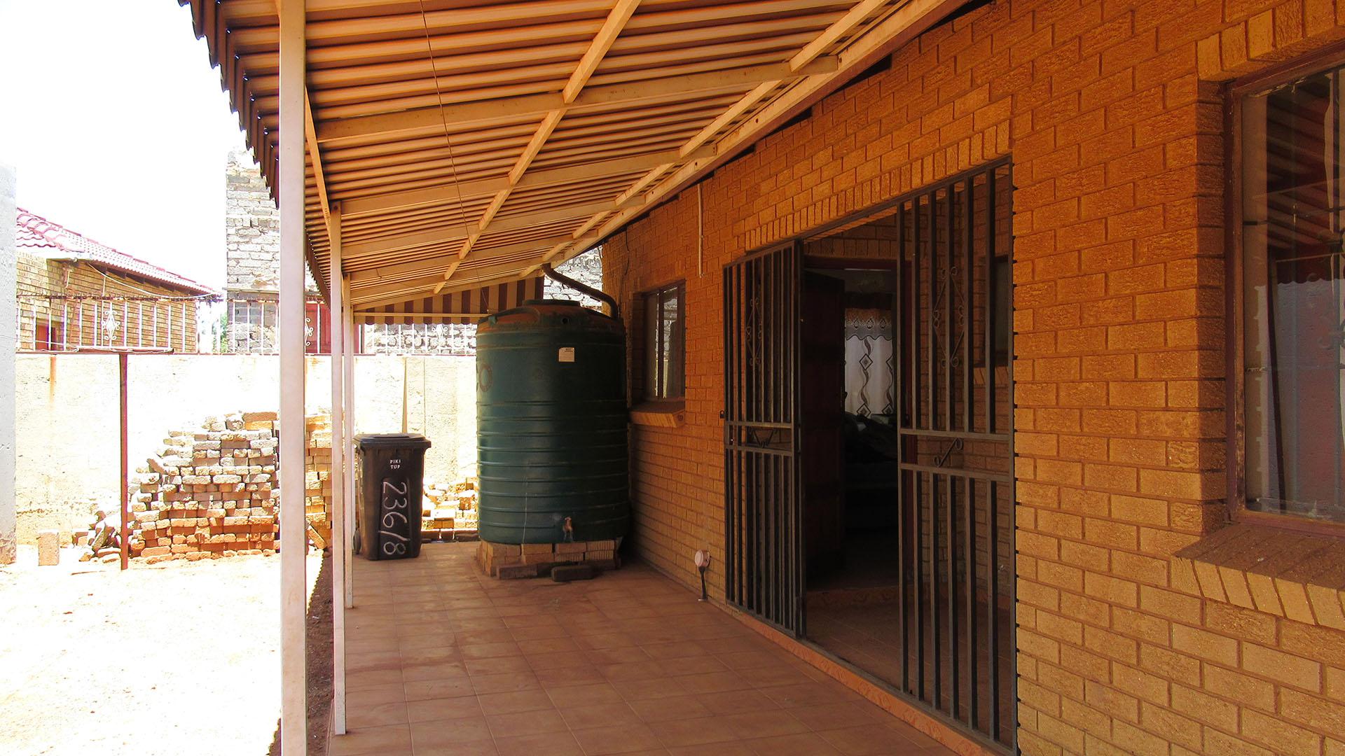 Patio - 24 square meters of property in Ennerdale