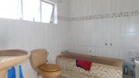 Main Bathroom - 6 square meters of property in Daspoort