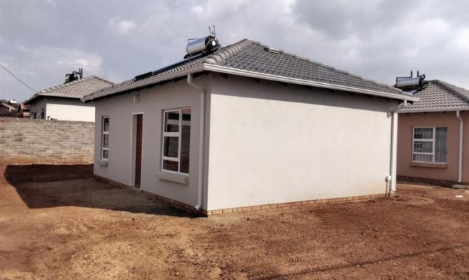 2 Bedroom House for Sale For Sale in Lenasia - MR566843