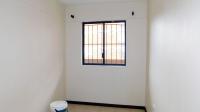 Bed Room 1 - 9 square meters of property in Essenwood