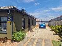 3 Bedroom 2 Bathroom House for Sale for sale in Protea Glen