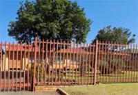 Front View of property in Casseldale