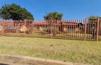 Front View of property in Casseldale