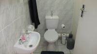 Bathroom 1 - 4 square meters of property in Primrose Hill