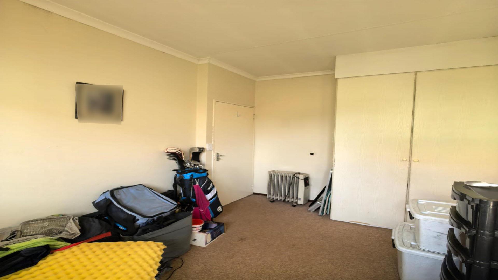 Bed Room 1 of property in Zandspruit