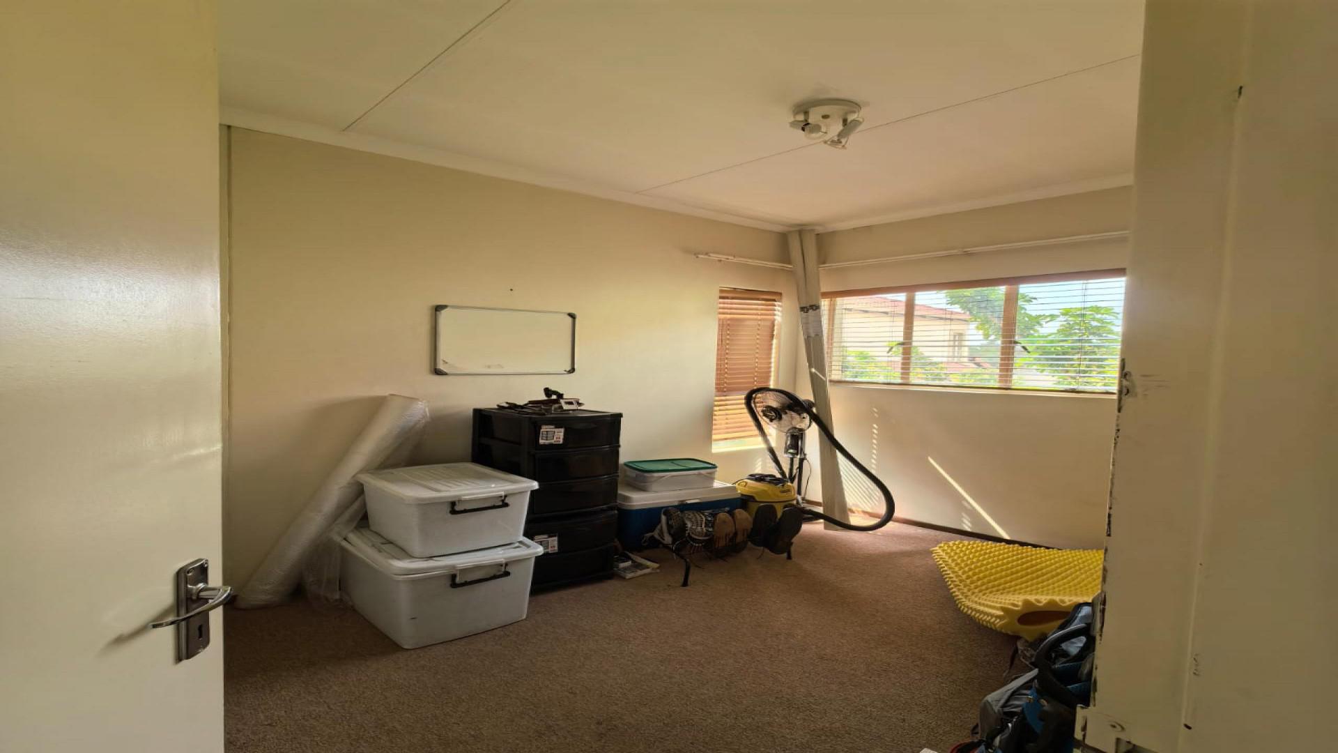 Bed Room 1 of property in Zandspruit