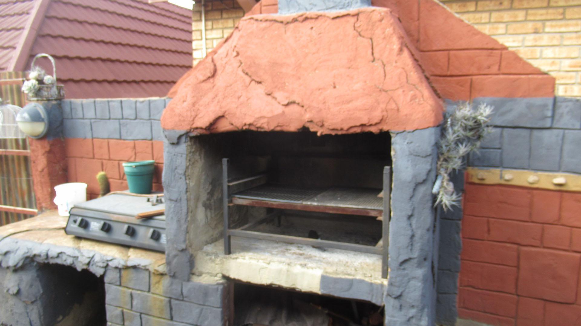 Patio - 14 square meters of property in Eikepark