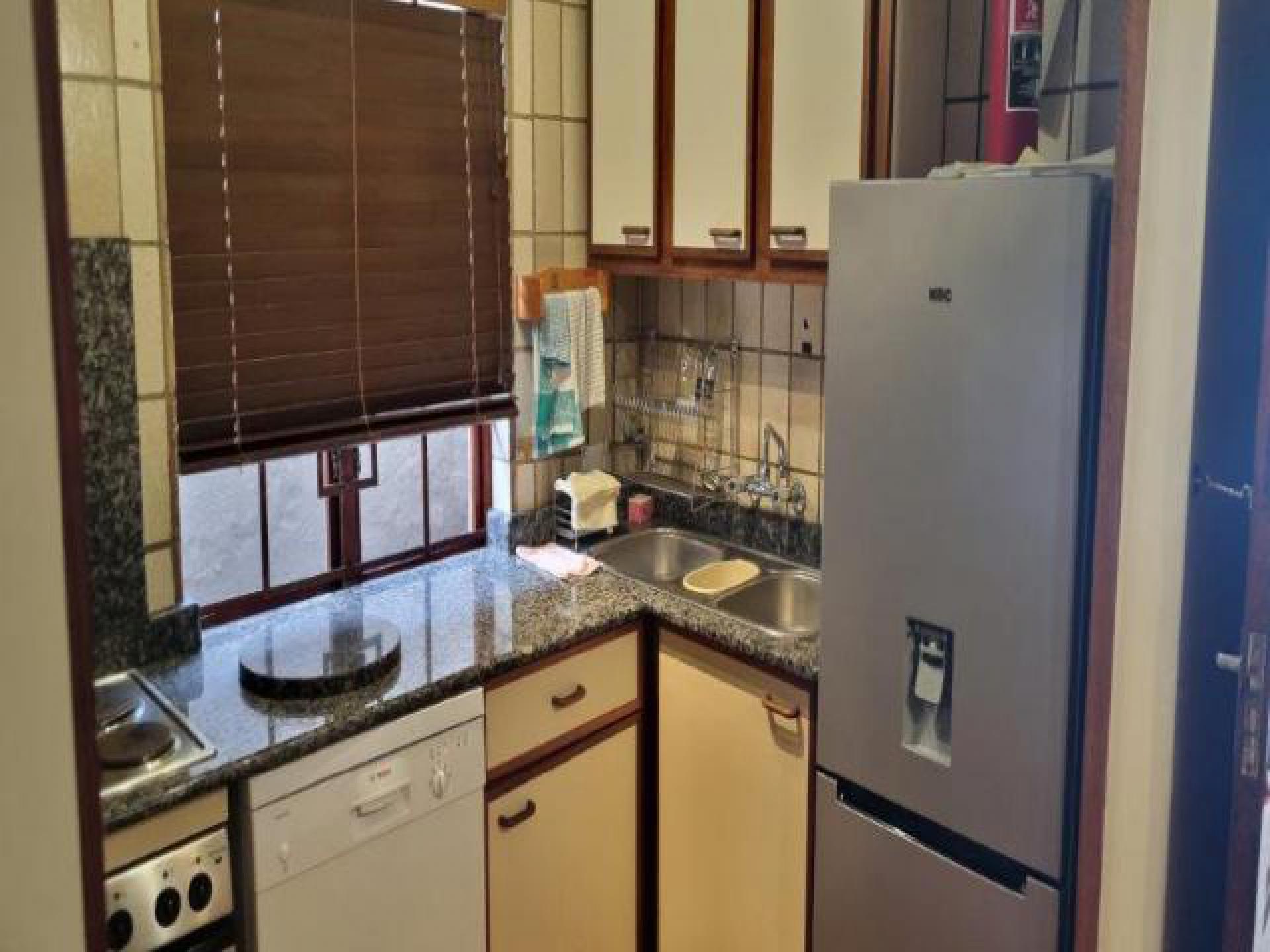 Kitchen - 7 square meters of property in Glenmore (KZN)