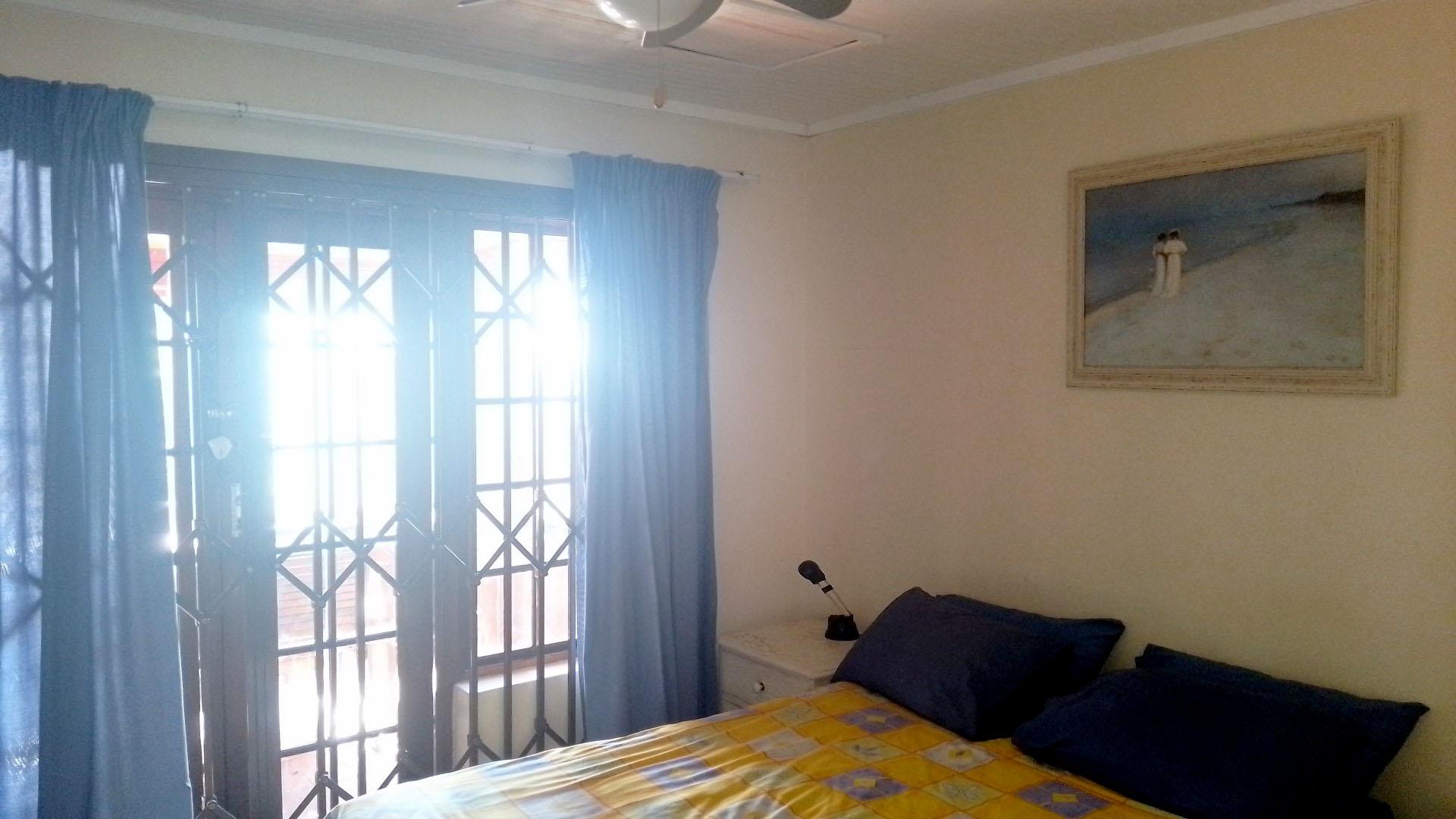 Bed Room 2 - 11 square meters of property in Glenmore (KZN)