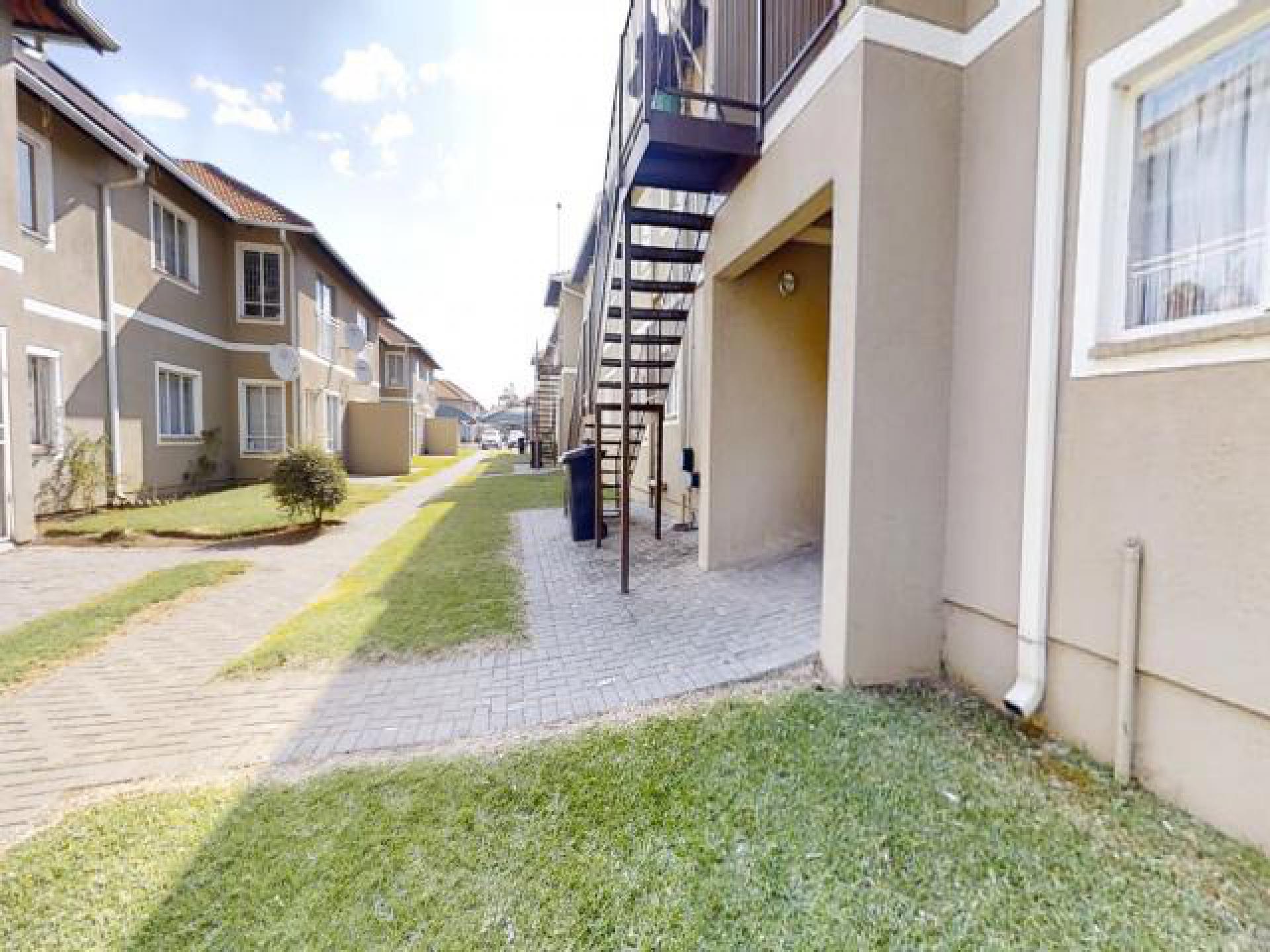 Front View of property in Comet