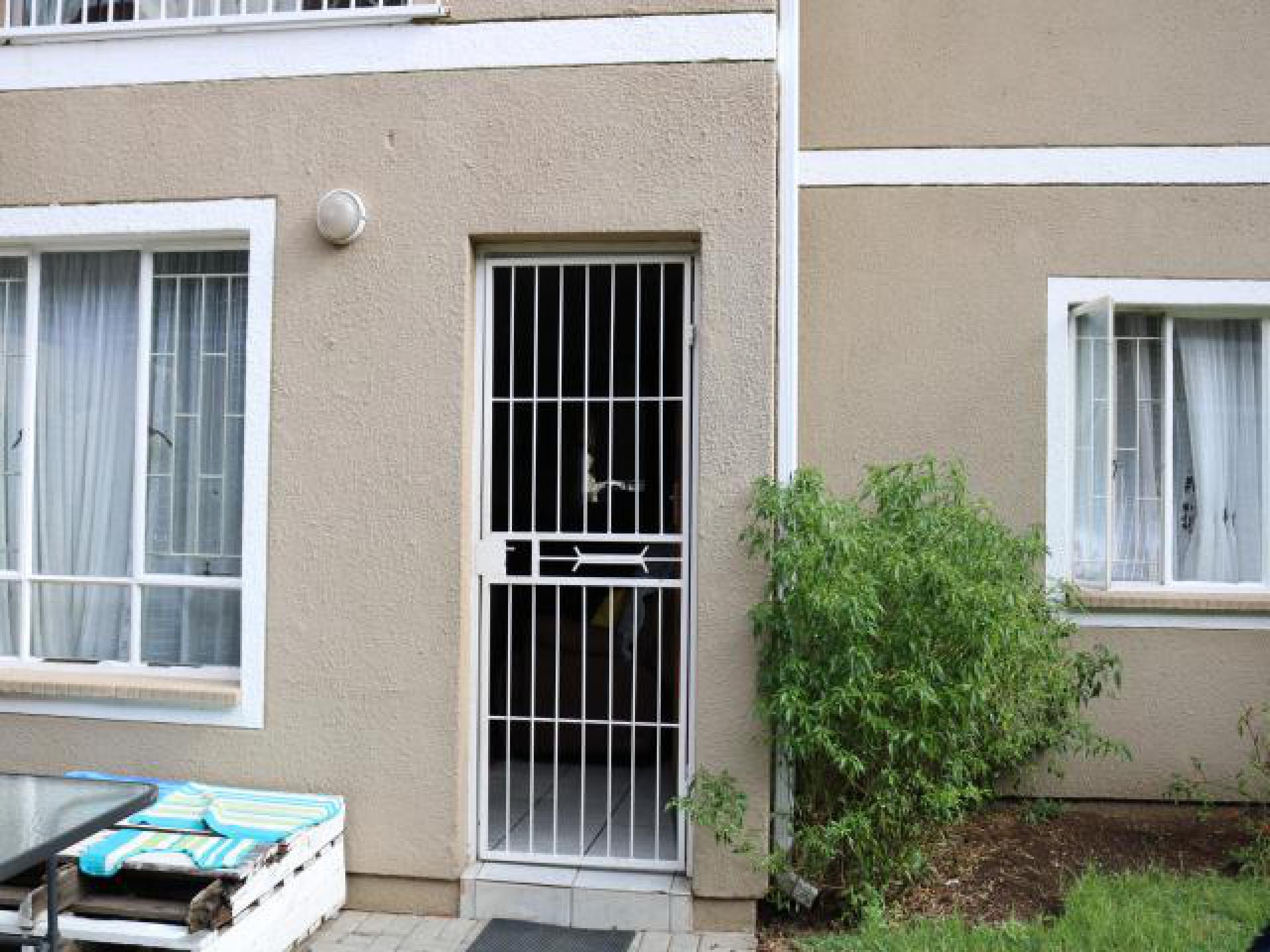 Backyard of property in Comet