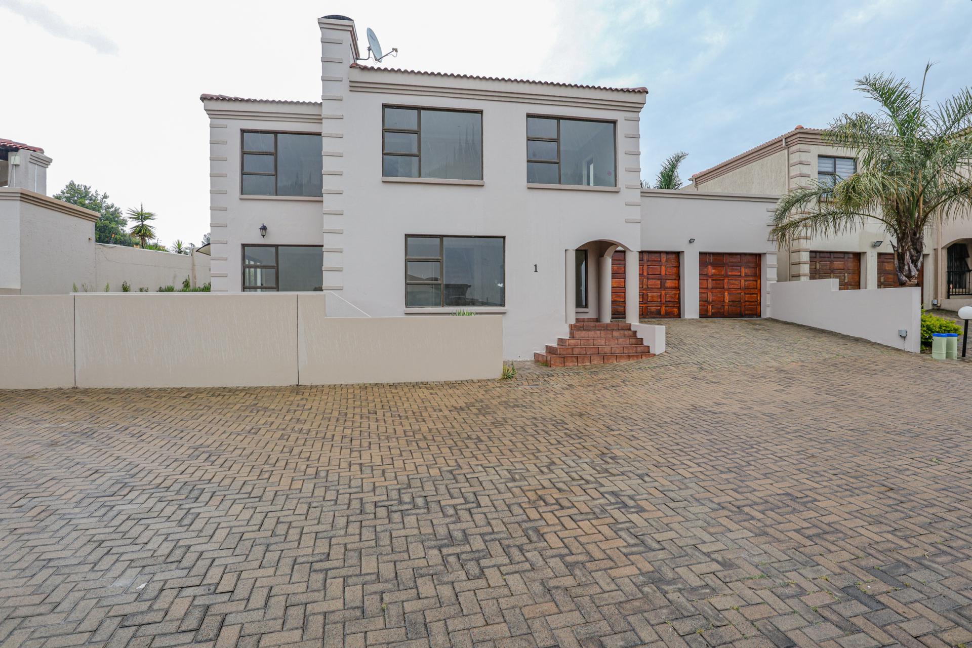 3 Bedroom House for Sale For Sale in Northcliff MR567805