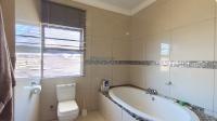 Main Bathroom - 11 square meters of property in Heuwelsig Estate