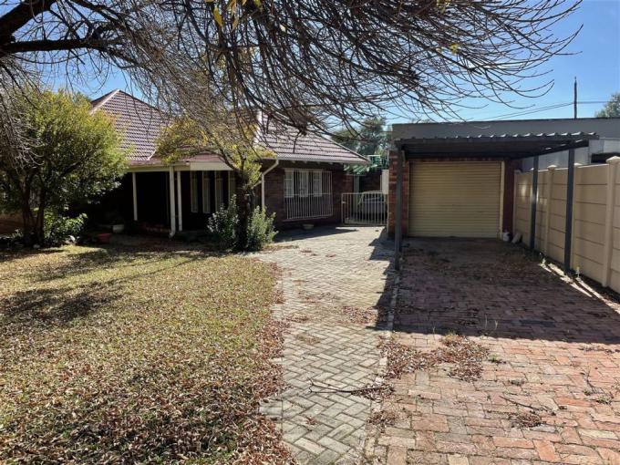 3 Bedroom House for Sale For Sale in Vierfontein - MR567951