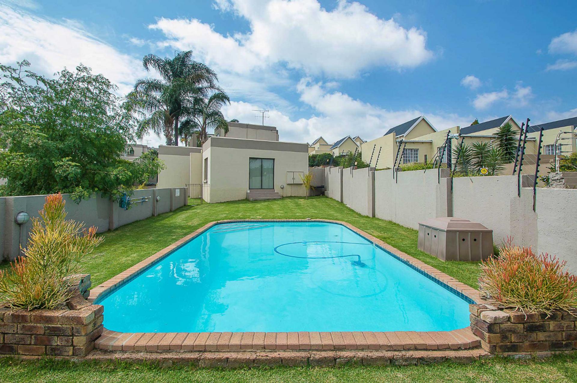 2 Bedroom Simplex for Sale For Sale in Radiokop - MR568042