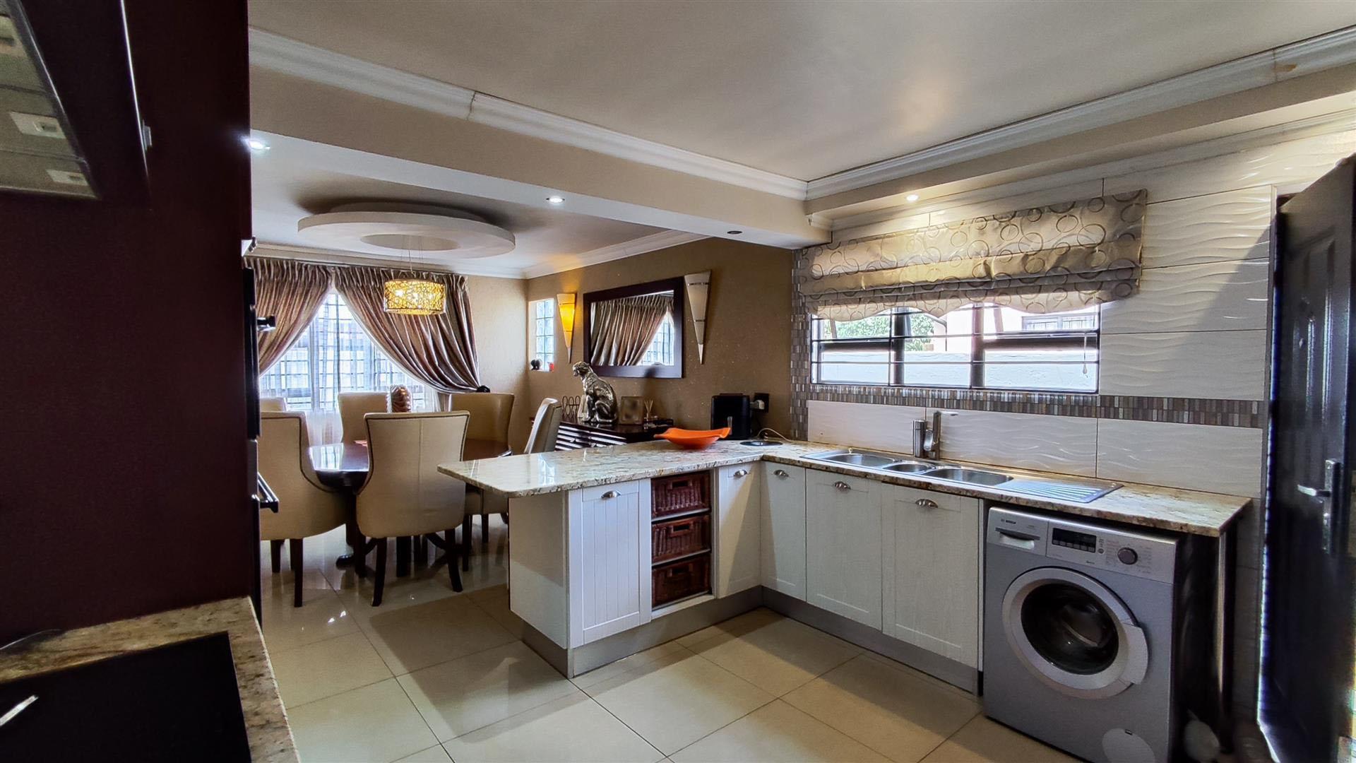 Kitchen - 17 square meters of property in Vosloorus