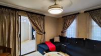 Lounges - 20 square meters of property in Vosloorus
