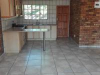 2 Bedroom 1 Bathroom Simplex to Rent for sale in Roosheuwel