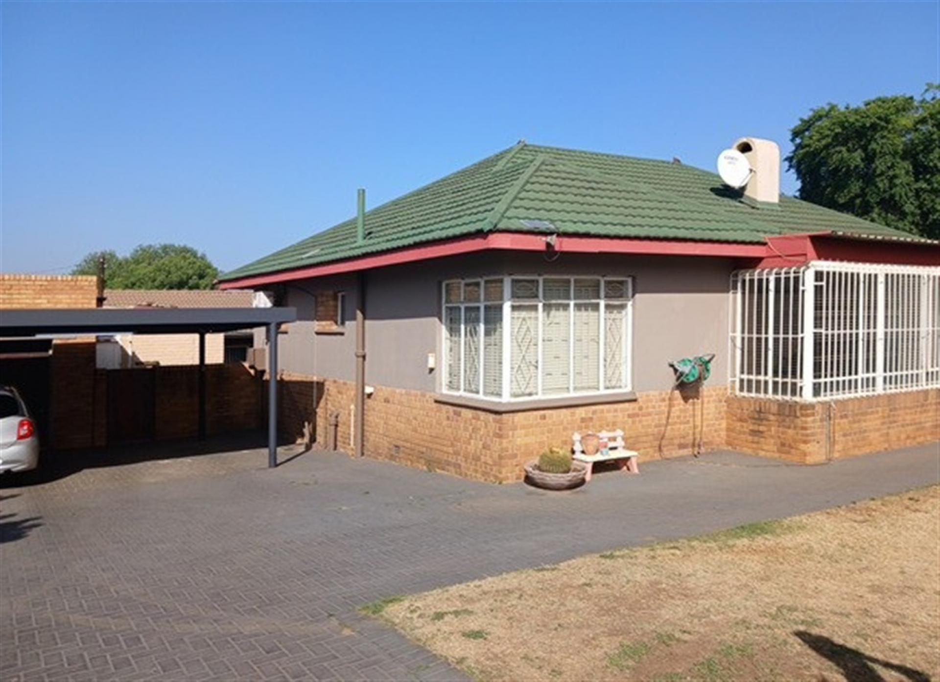 Front View of property in Heidelberg - GP