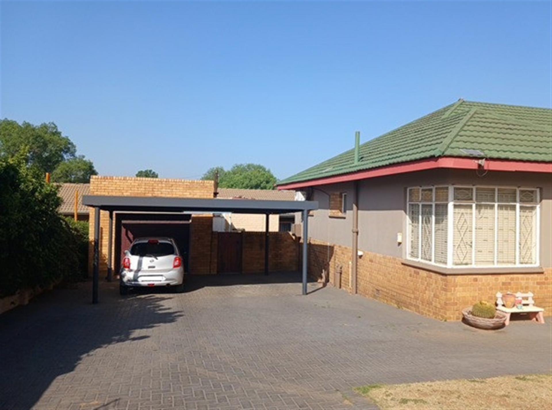 Front View of property in Heidelberg - GP