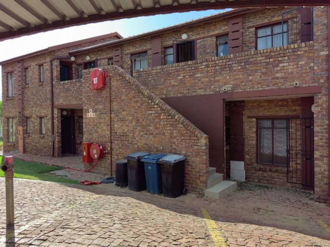 2 Bedroom Apartment for Sale For Sale in Olievenhoutbos - MR568326