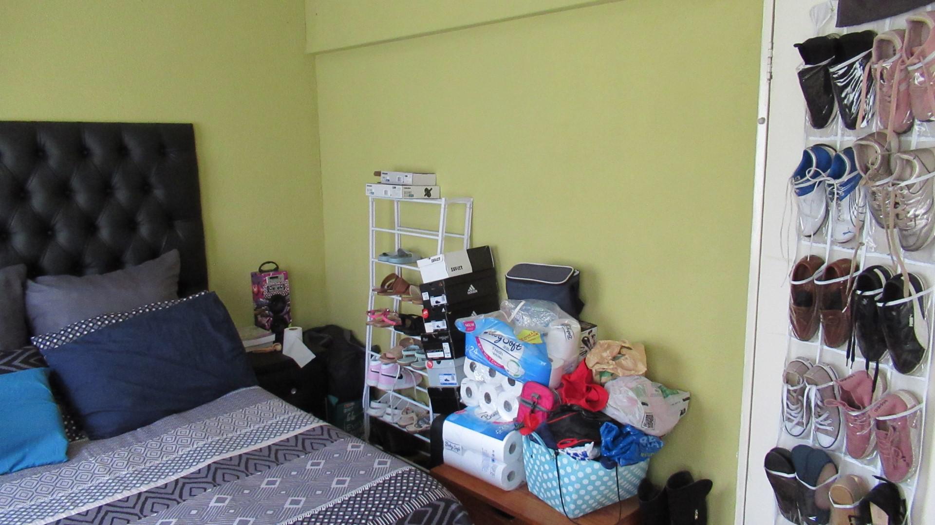 Main Bedroom - 17 square meters of property in Florida