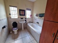 Bathroom 1 - 8 square meters of property in Cashan