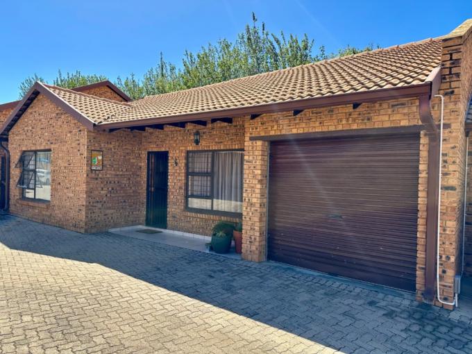 3 Bedroom Simplex for Sale For Sale in Brackenhurst - MR568667