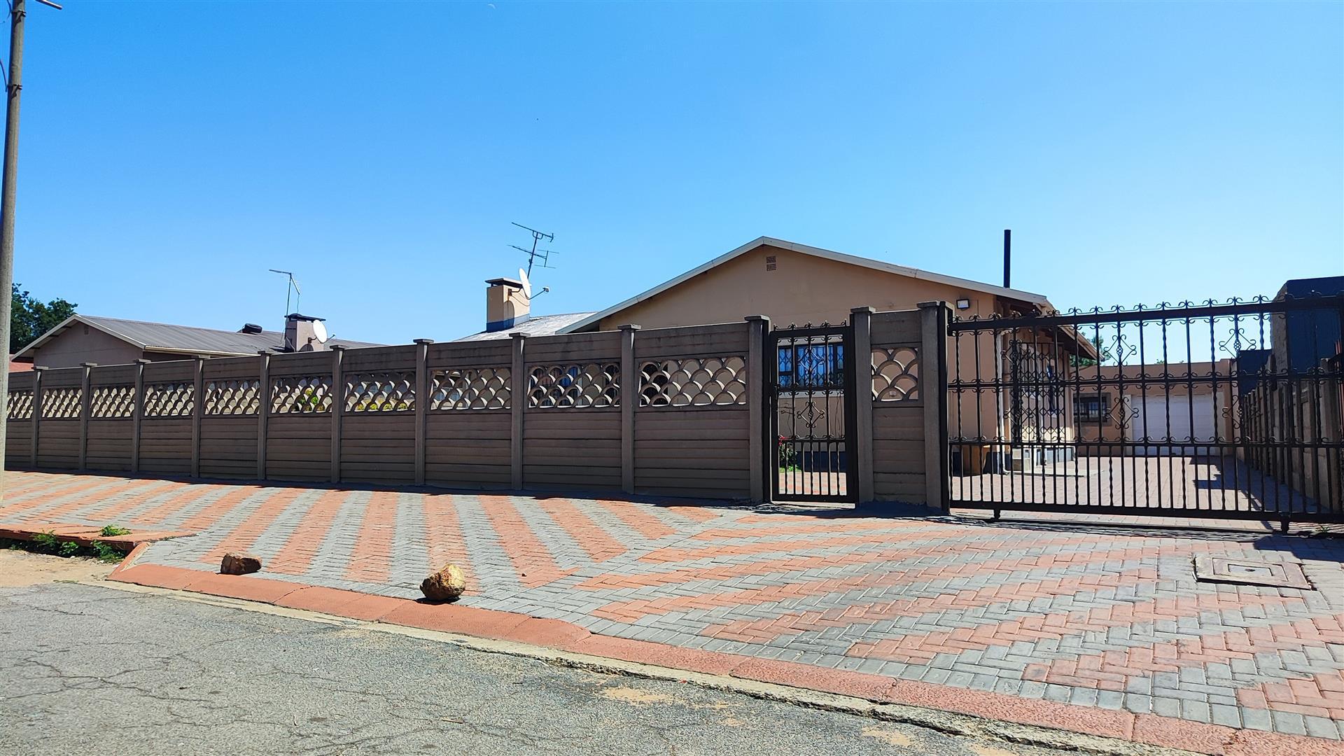 Front View of property in Vanderbijlpark