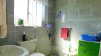 Main Bathroom - 4 square meters of property in Ninapark
