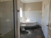 Main Bathroom of property in Miederpark