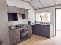 Kitchen of property in Sunnyside