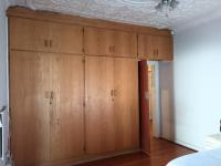 Bed Room 1 - 17 square meters of property in Brenthurst