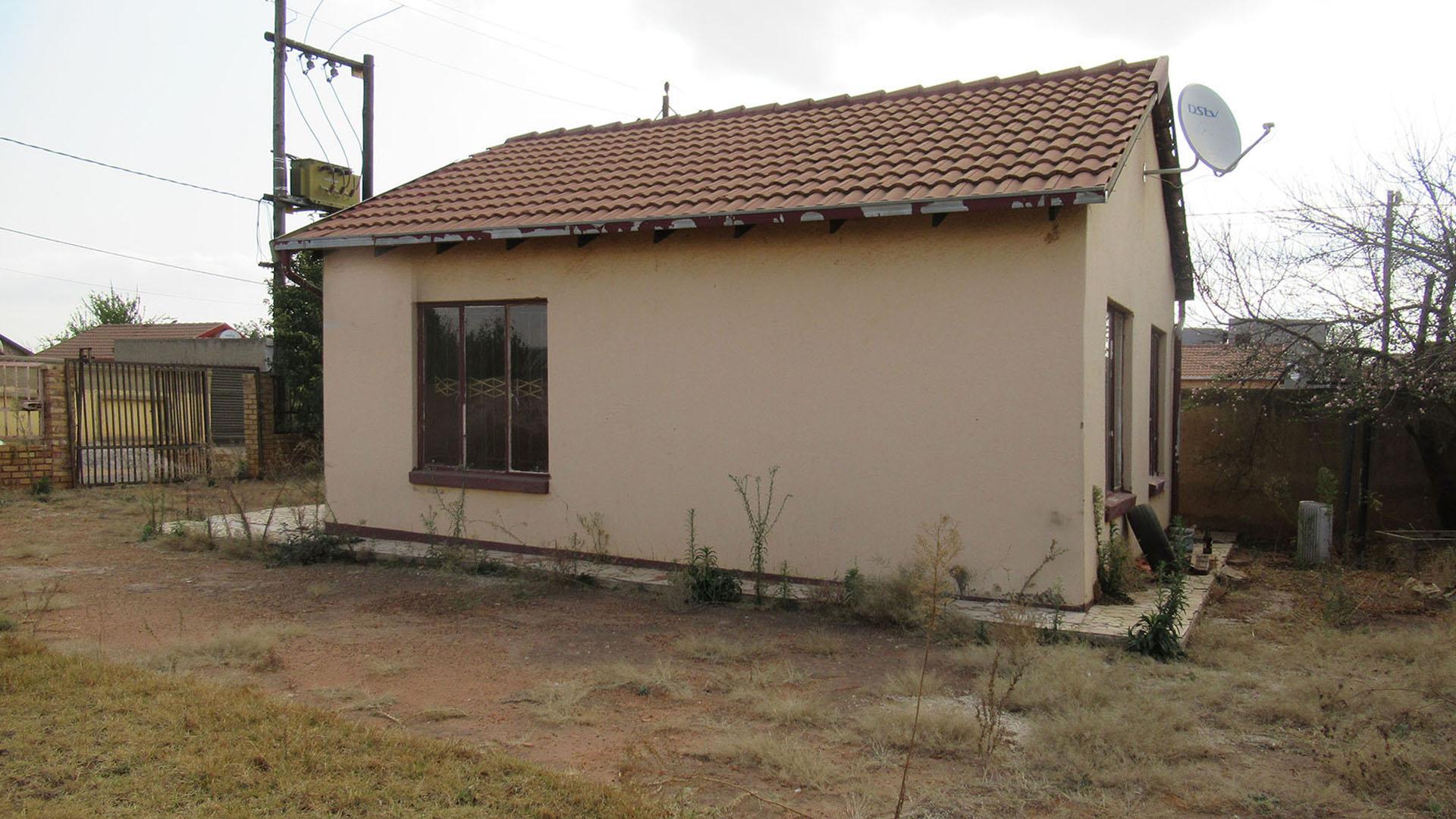 Backyard of property in Protea Glen