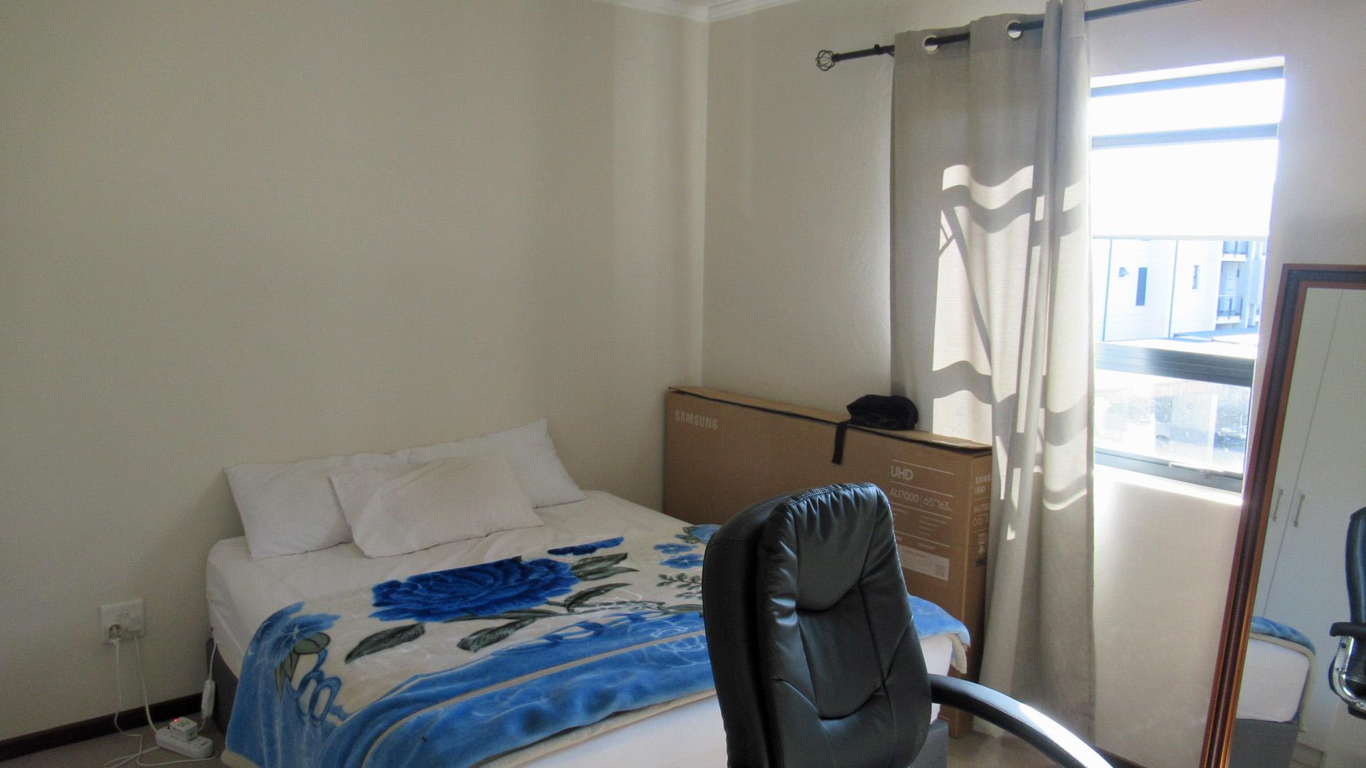 Main Bedroom - 12 square meters of property in Jackal Creek Golf Estate