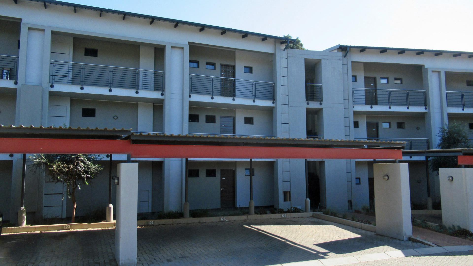 Front View of property in Jackal Creek Golf Estate