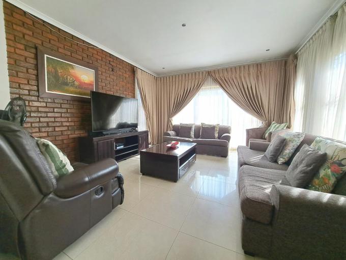 4 Bedroom House for Sale and to Rent For Sale in Mulbarton