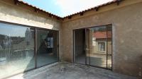 Balcony - 18 square meters of property in Halfway Gardens