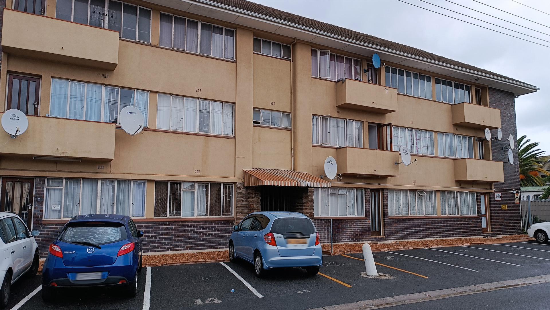 Front View of property in Parow Central