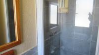 Bathroom 2 of property in Bromhof