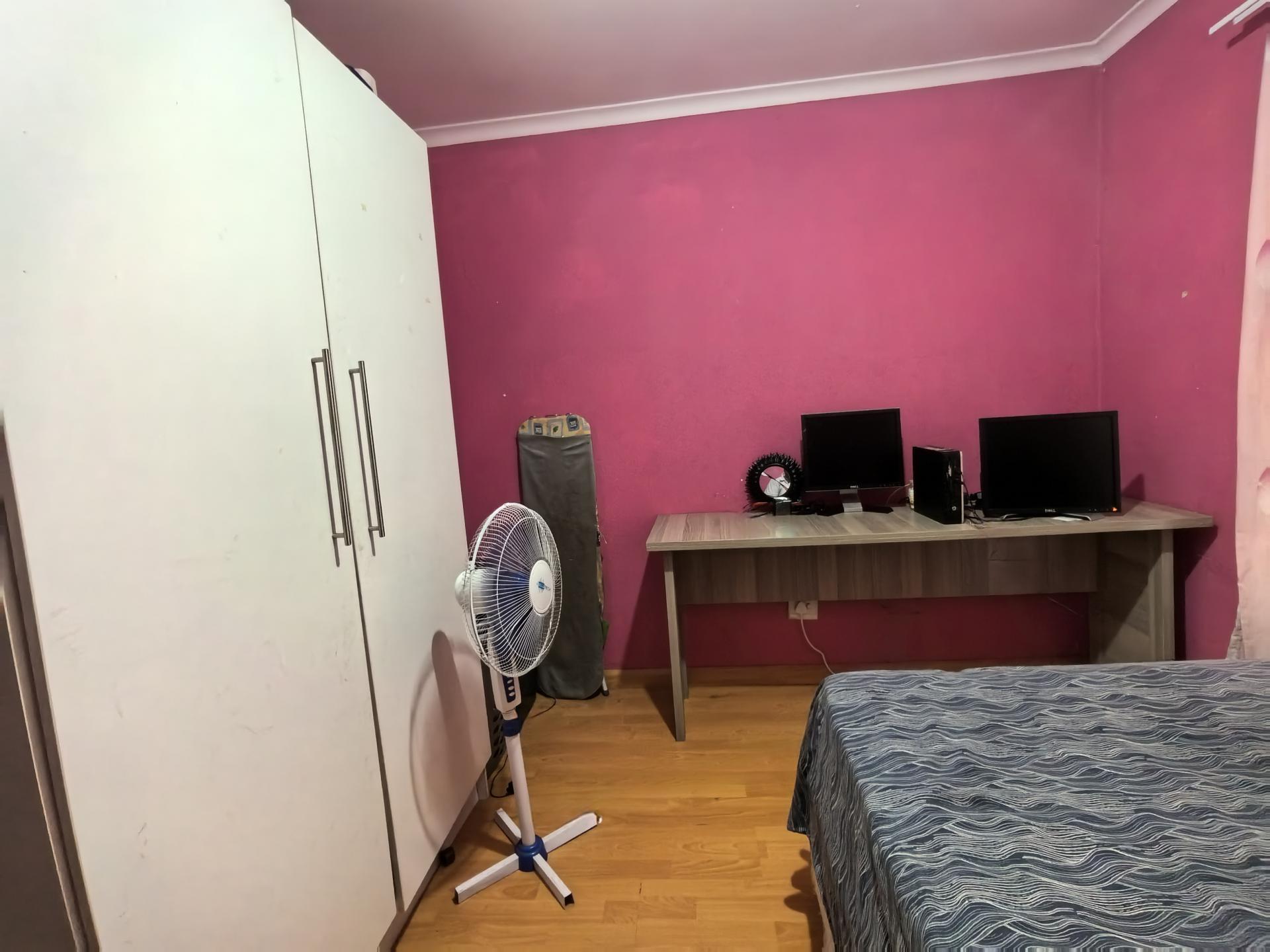 Bed Room 2 - 11 square meters of property in The Orchards