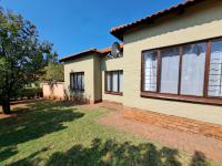 3 Bedroom 2 Bathroom Simplex for Sale for sale in Safarituine