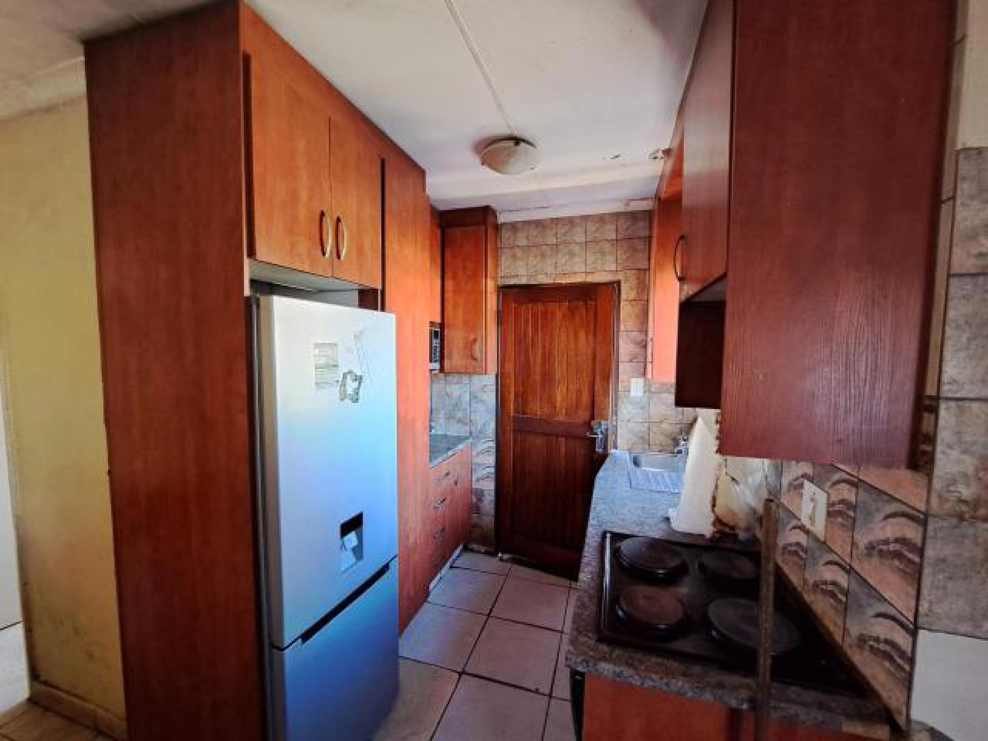 Kitchen of property in Soshanguve East