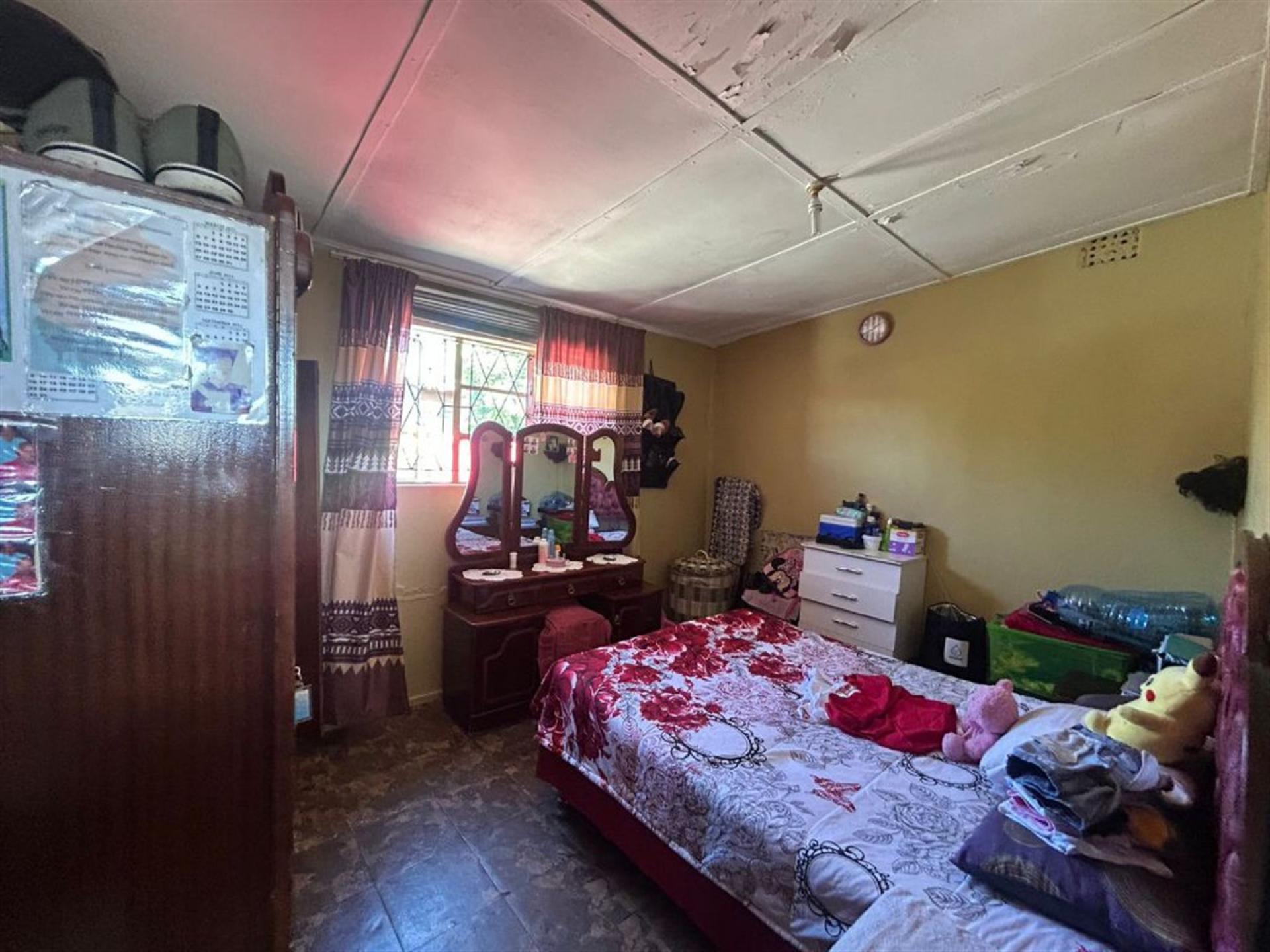 Main Bedroom of property in Bethelsdorp