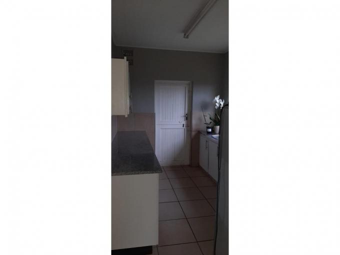 2 Bedroom House to Rent in Bluff Property to rent MR5695