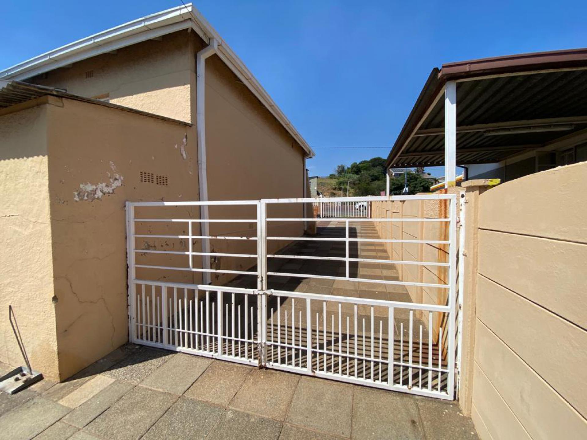 2 Bedroom House for Sale For Sale in Hurst Hill MR569571