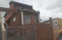 Front View of property in Arena Park