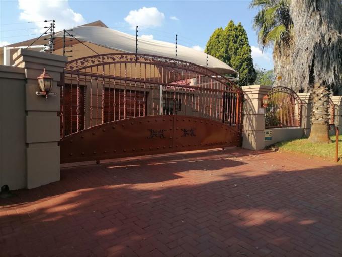 3 Bedroom House for Sale For Sale in Vanderbijlpark - MR569699